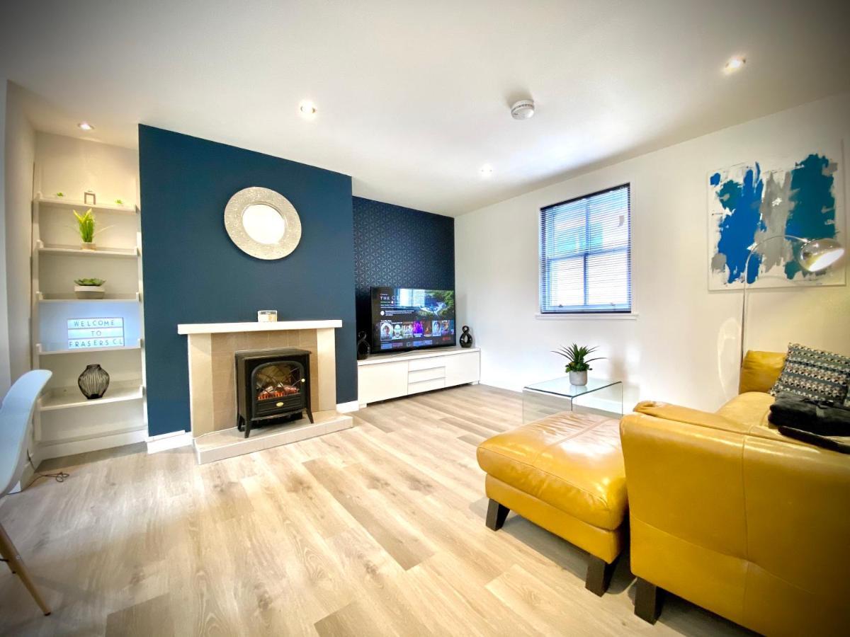 Stylish Central 2 Bedroom Apartment - Free Parking, Free Wifi 오크니 외부 사진