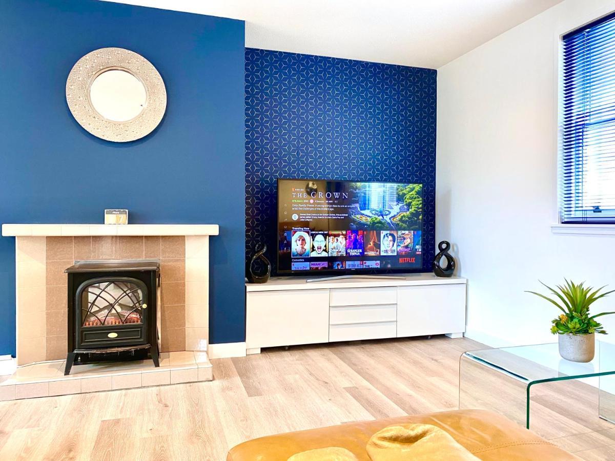 Stylish Central 2 Bedroom Apartment - Free Parking, Free Wifi 오크니 외부 사진